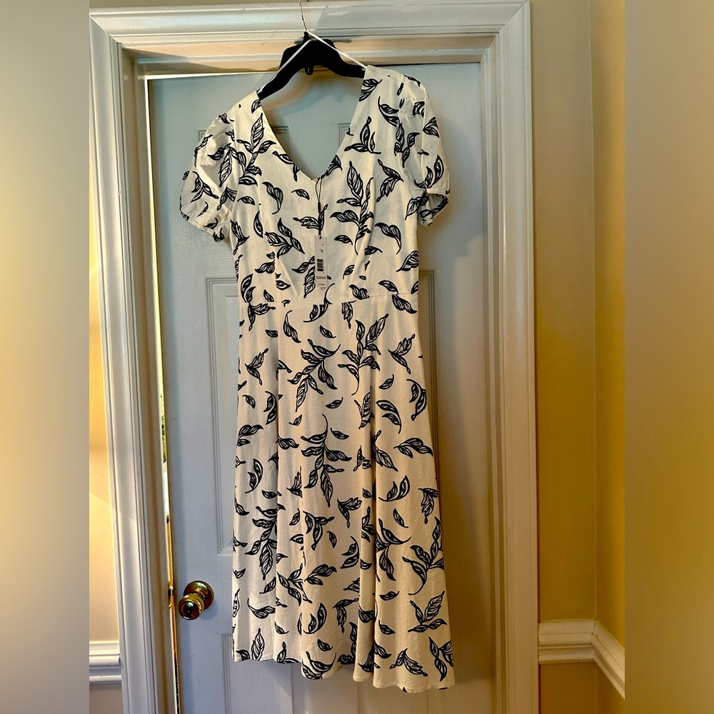 Tahari size 8 midi dress NWT